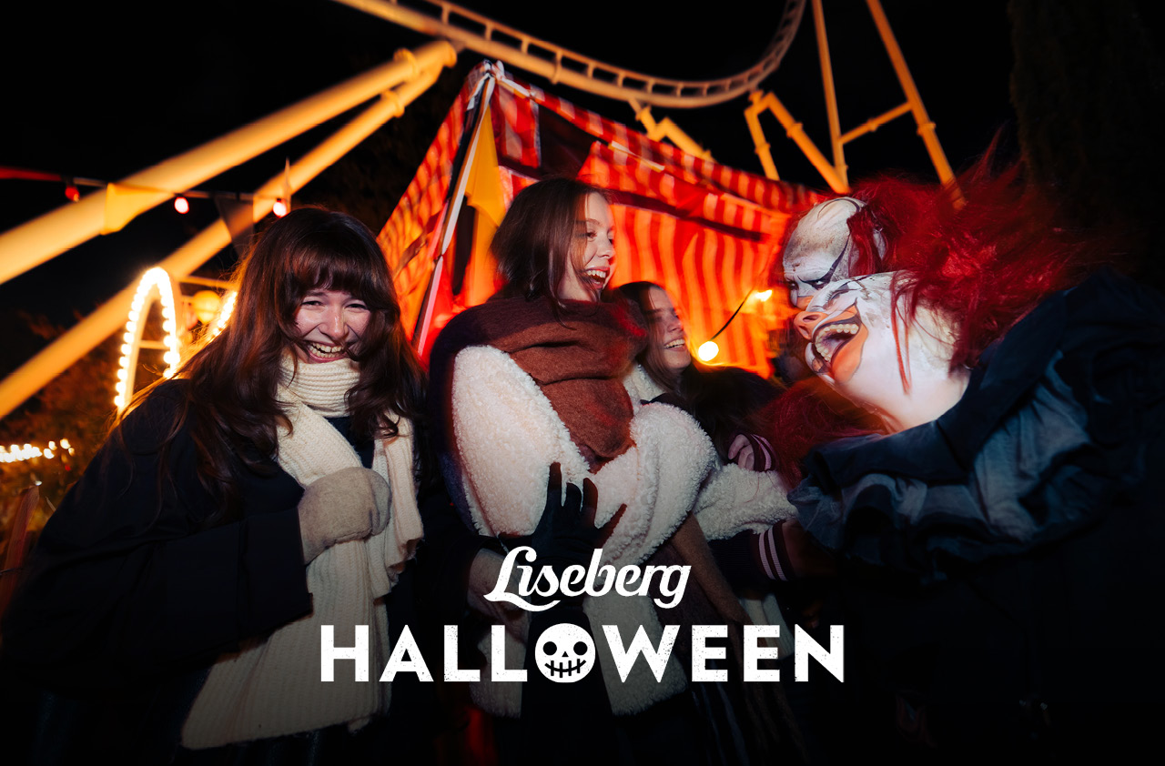 Två clowner skrämmer tre tonårstjejer på Halloween på Liseberg.