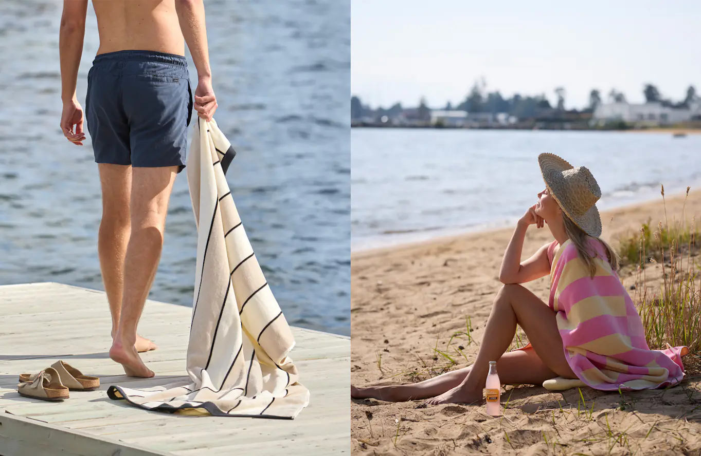 Delad bild med ena halvan underkroppen av en man med blå badbyxor på brygga med ett randigt badlakan i ena handen, den andra delen av bilden en kvinna som sitter på sandstranden med ett randigt badlakan i rosa och gula färger över axlarna.
