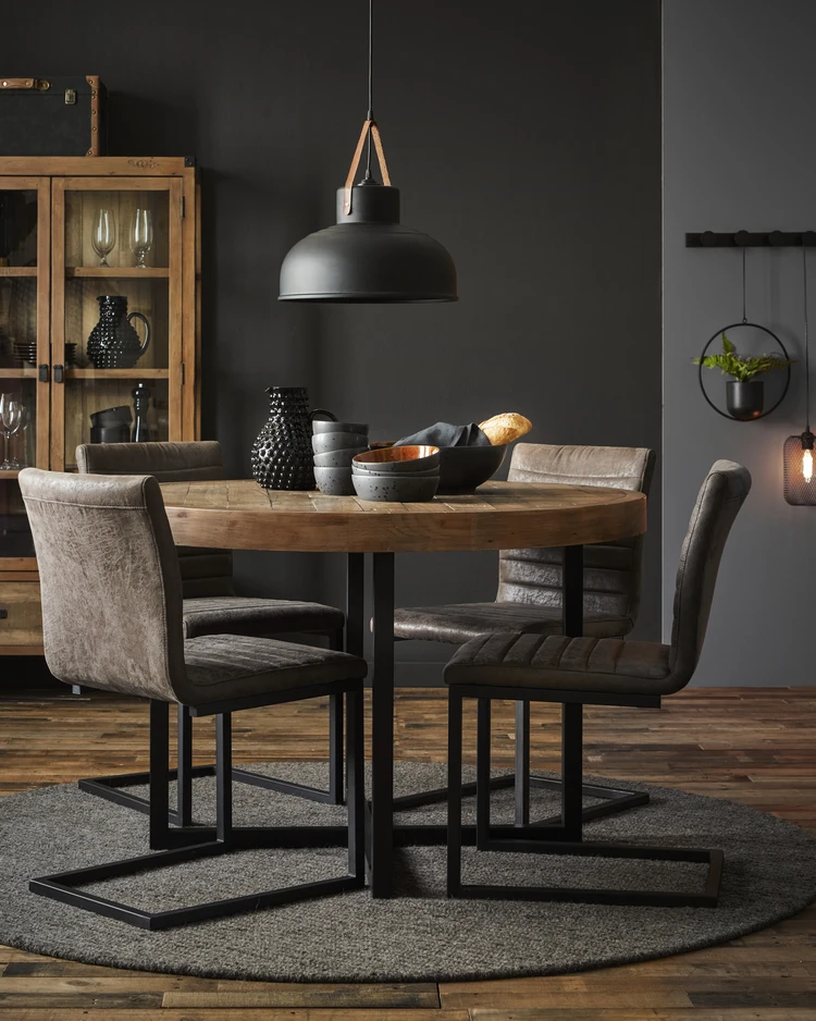 Woodenforge - Matgrupp med 4 stolar Woodenforge - inspiration