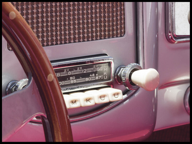 Vintagebil Med Radio  - Poster - Brun