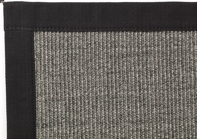 Pluto, Måttbeställd matta ljusgrå, bandad kant. Pris/Kvm