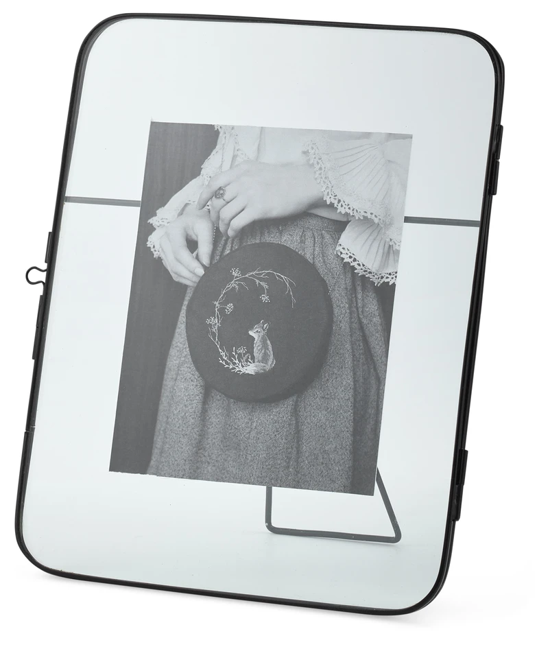 Skir - Ram, 21,5x26 cm - Svart