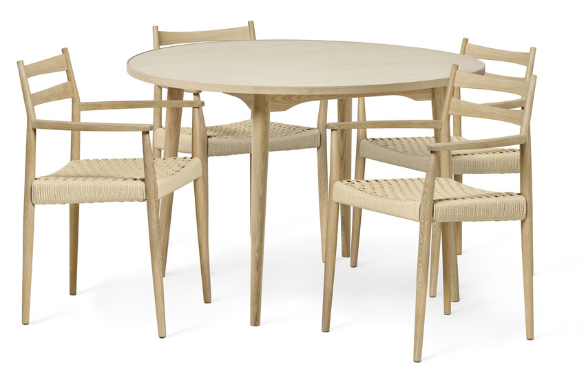 Nordic - Matgrupp med 4 karmstolar Cord - Beige