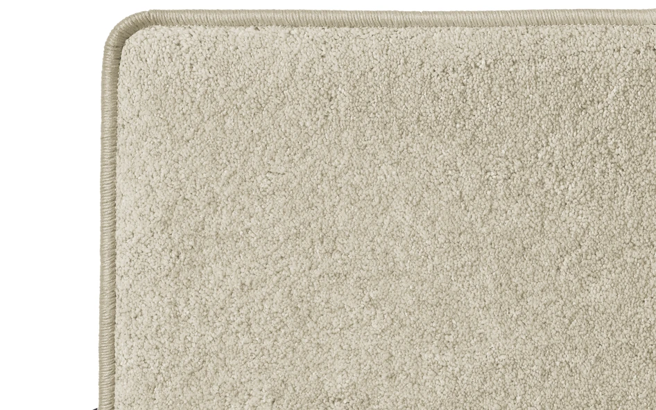 Caroli - Måttbeställd matta vit, langetterad kant. Pris/Kvm - Vit