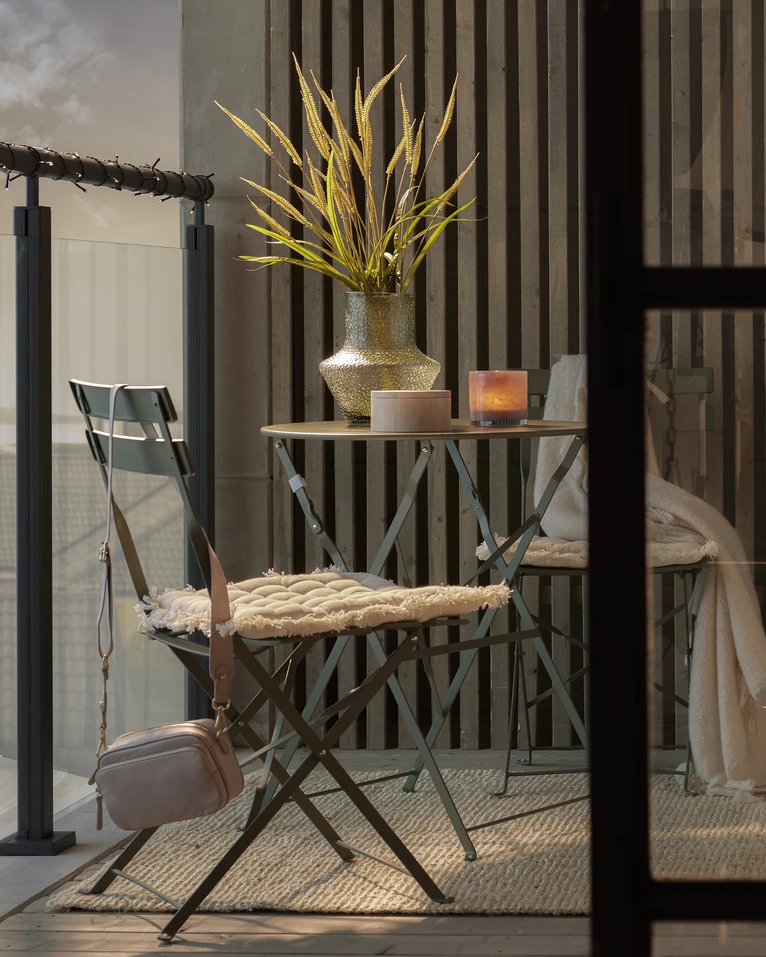 Barista, Utegrupp med bord och 2 stolar