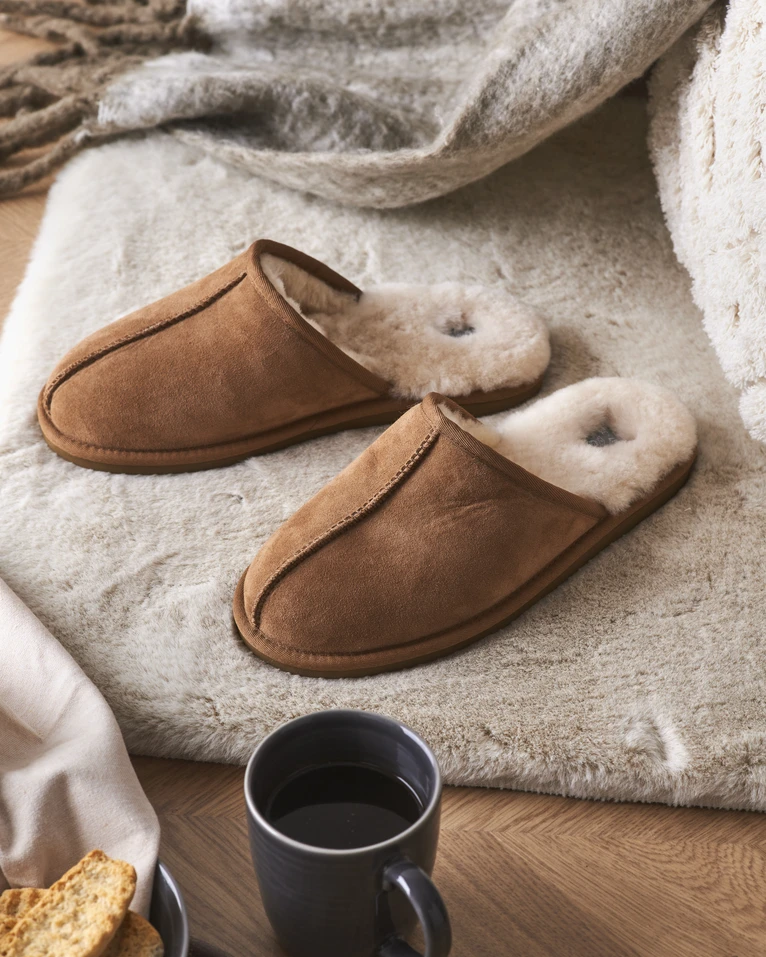 Trysil, Tofflor, fårskinn kastanj/vit, 1 par