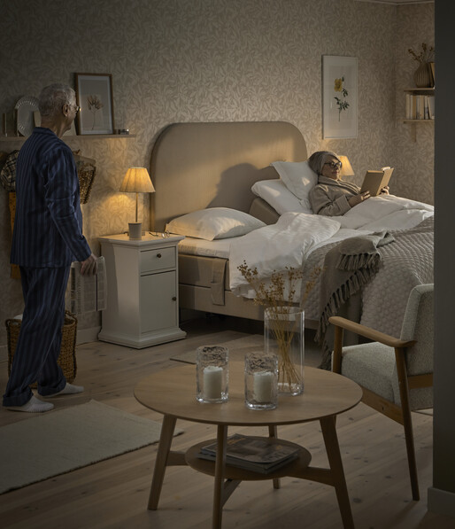 Roma Family - Ställbar säng, dubbelsäng med bäddmadrass och sänggavel låg pikerad, B 160-180 - inspiration