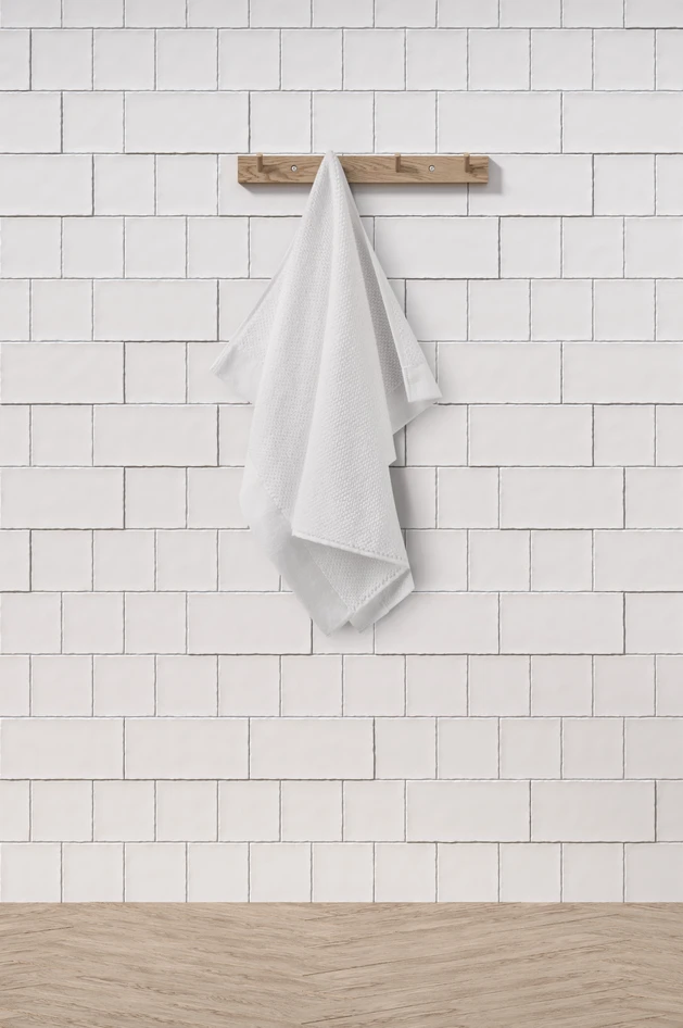 Stilla - Badhandduk, 70x140 cm - Vit