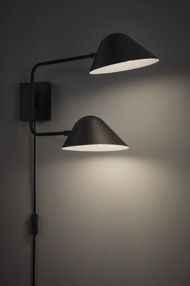Blanca - Vägglampa, H31 B18 cm - Svart