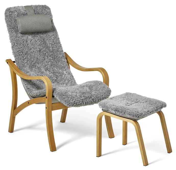 Anne, Fåtölj med fotpall