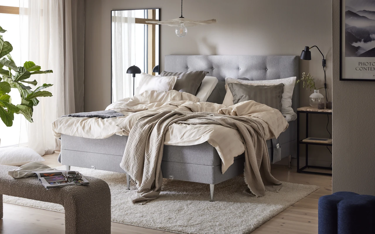 Väderö - Ställbar säng, dubbelsäng med bäddmadrass och sänggavel pikerad - inspiration