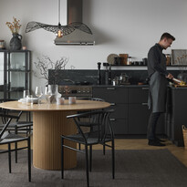 Astrid - Matgrupp med 4 stolar Yngve - inspiration