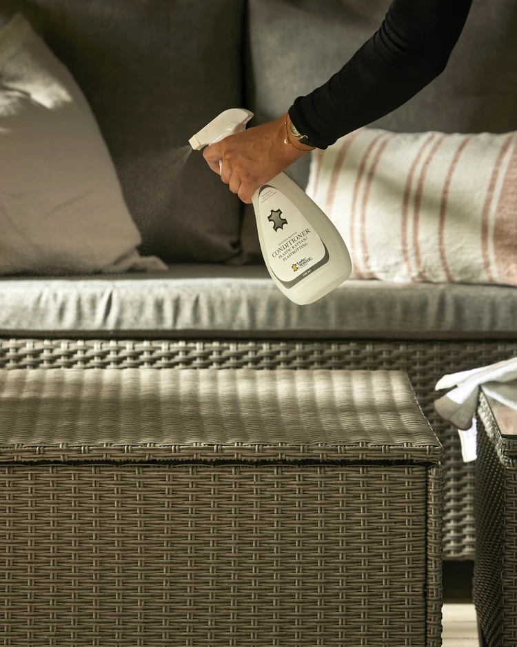 Connect - Utegrupp med soffa, pall och bord - inspiration
