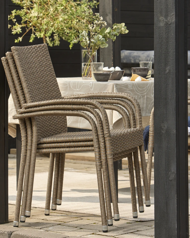 Village, Utekarmstol