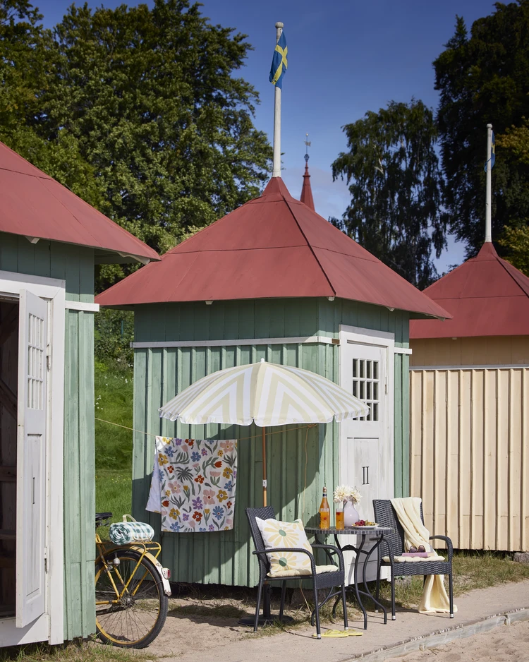 Largo/Village - Utegrupp med bord och 2 karmstolar - inspiration