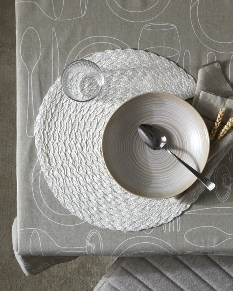 Nova, Tablett i flätad plast, Ø 38 cm