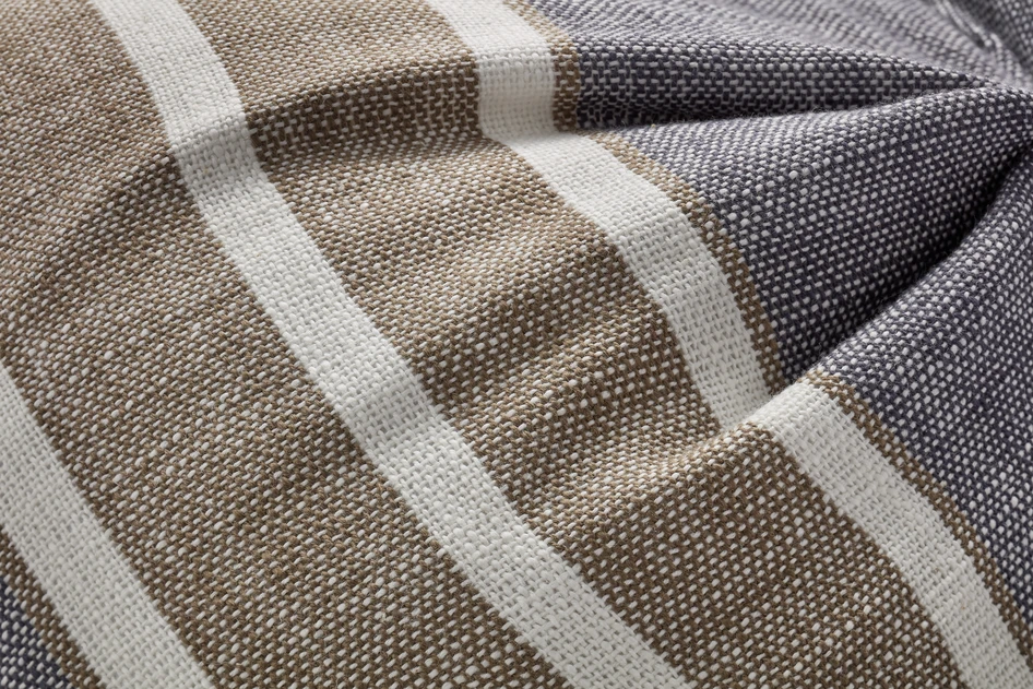 Victor - Prydnadskudde, 30x50 cm - Brun