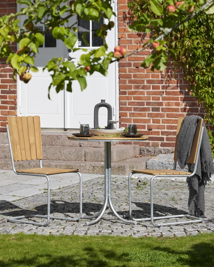 Mölle - Utegrupp med bord och 2 stolar - inspiration