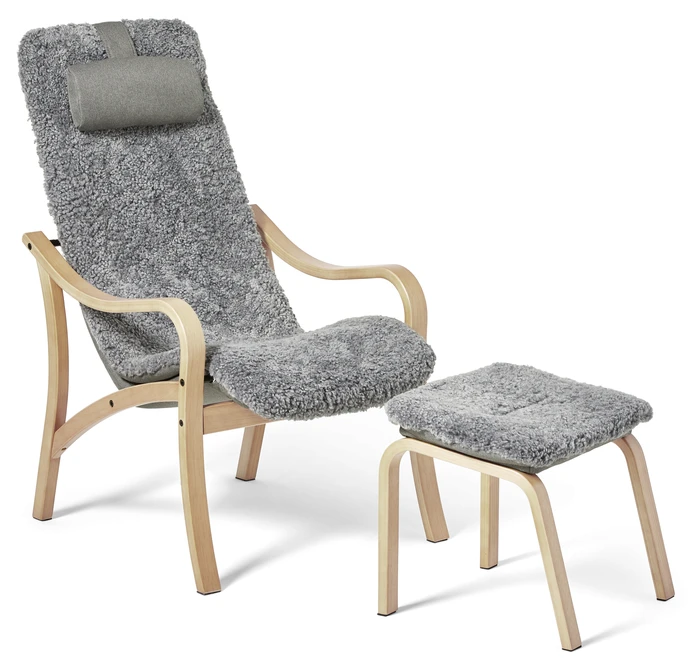 Anne, Fåtölj med fotpall