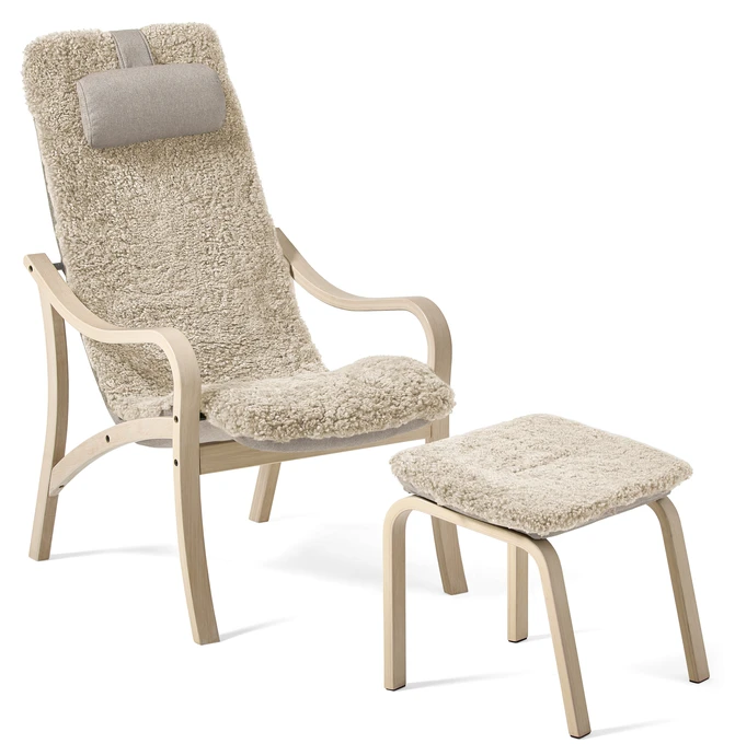 Anne, Fåtölj med fotpall