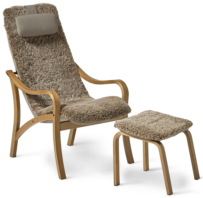 Anne, Fåtölj med fotpall