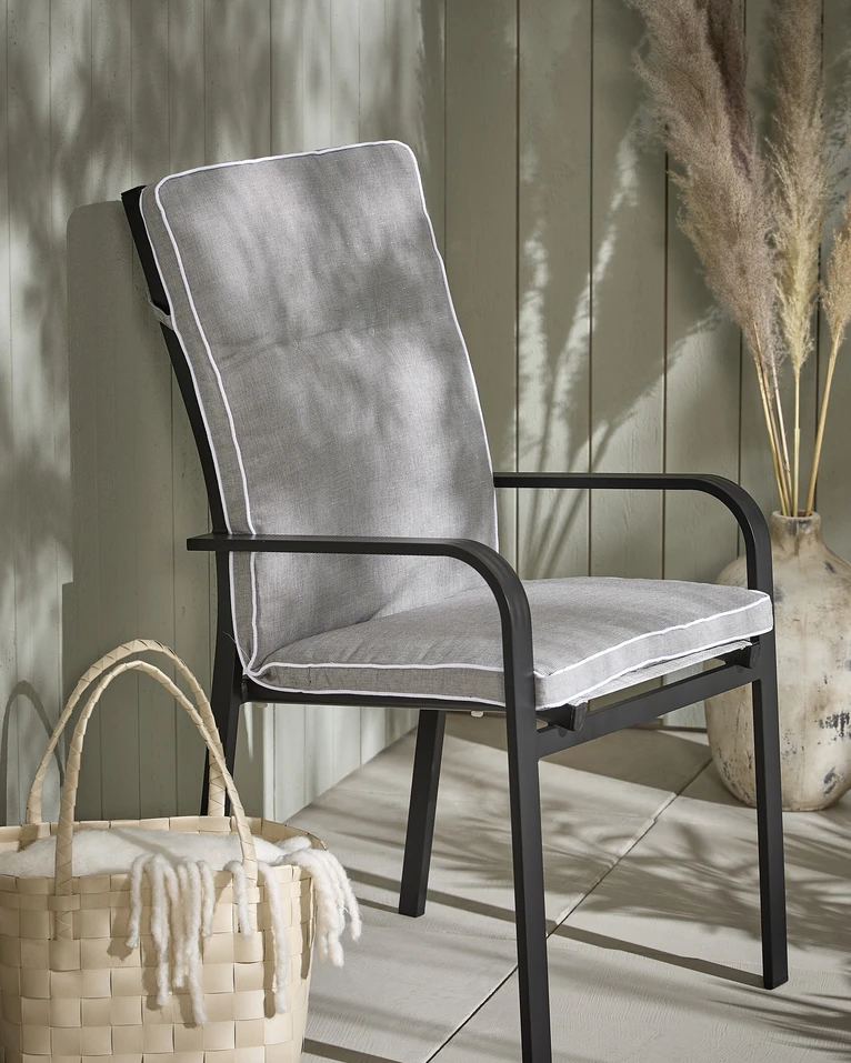 Split, Dyna till utestol