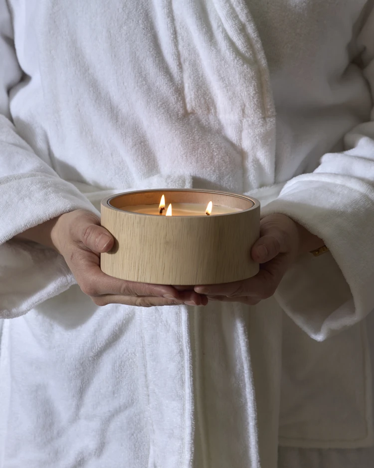Lignum - Doftljus, Japanse Honeysuckle, brinntid 18 h - inspiration