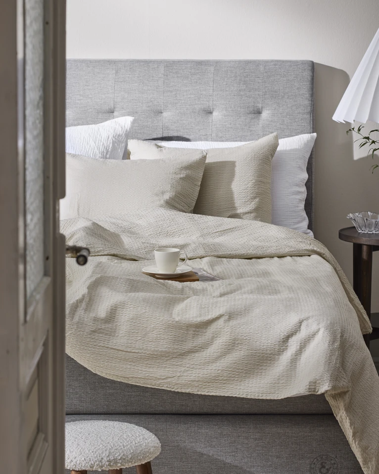 Beckie, Påslakanset i bäckebölja