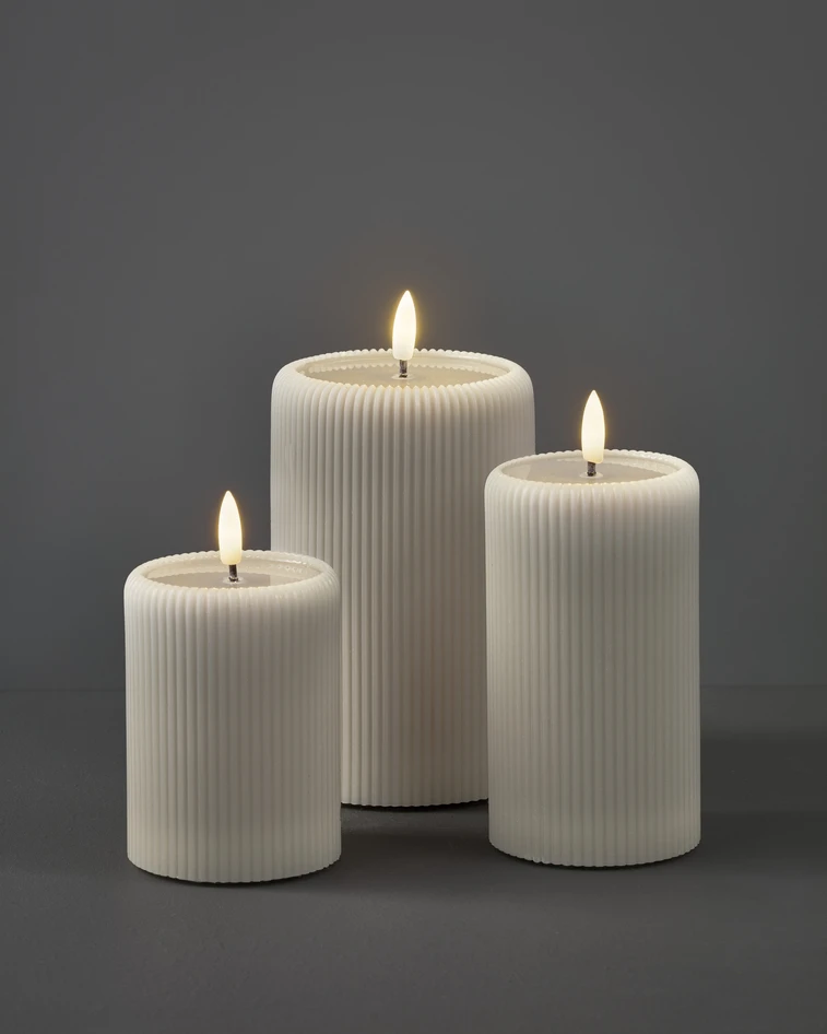 Stråla - LED-ljus, H 13 Ø 7,5 cm, timer - Vit