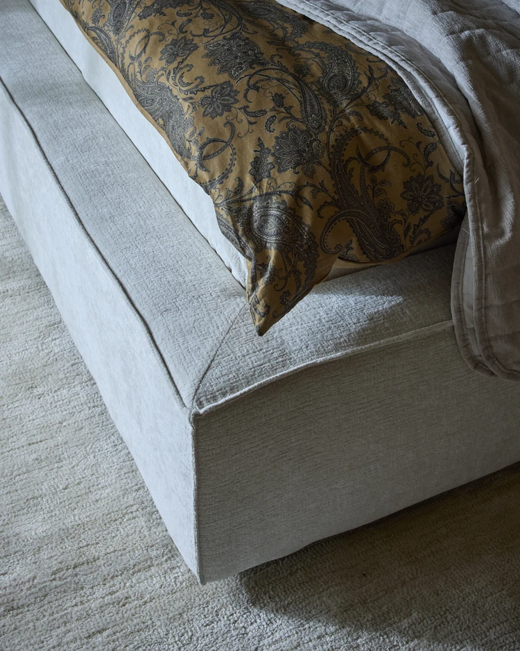 Delux Sign - Sängram inkl. gavel med resårkassett Delux Sense och bäddmadrass Sense, dubbelsäng, bäddmått 180 cm - inspiration