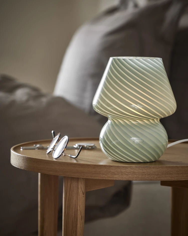 Otis - Bordslampa, H18 Ø15 cm - inspiration
