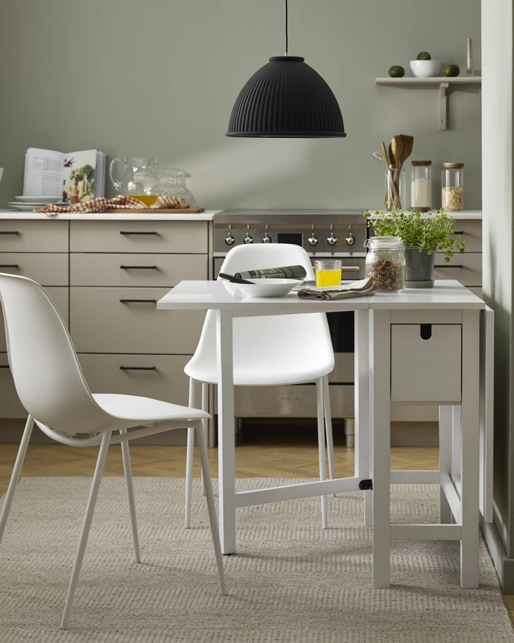 Helga - Matgrupp med 2 stolar Tico - inspiration