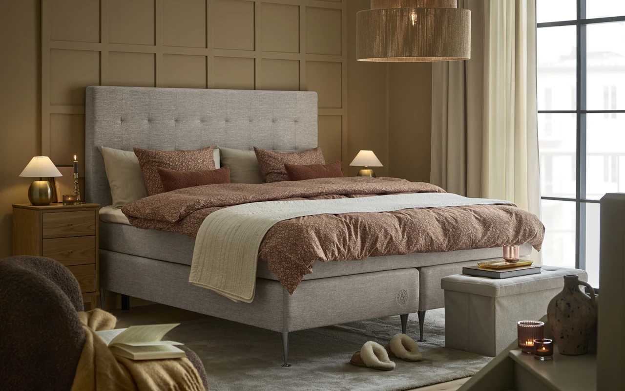 Tova - Sängbord med 3 lådor, 40x37x70 cm - inspiration