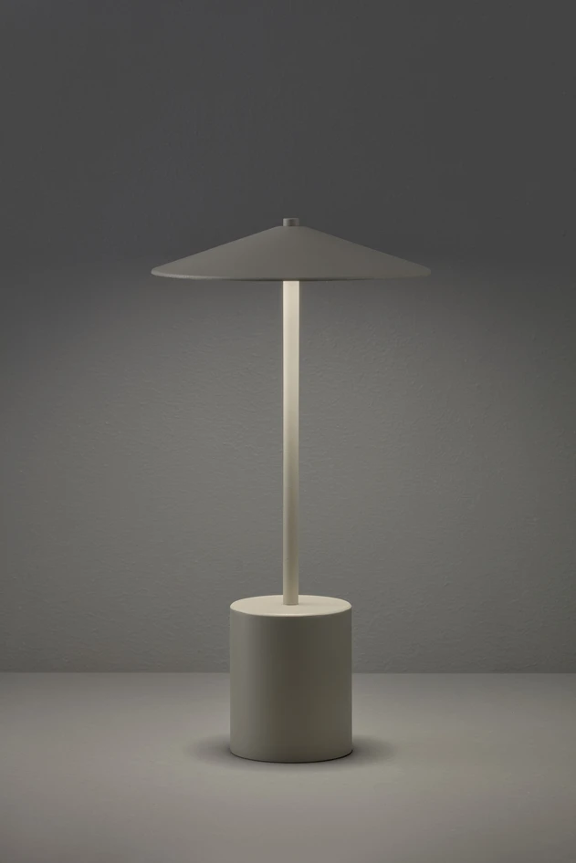 Acke - Portabel bordslampa, H33 Ø17 cm - Beige