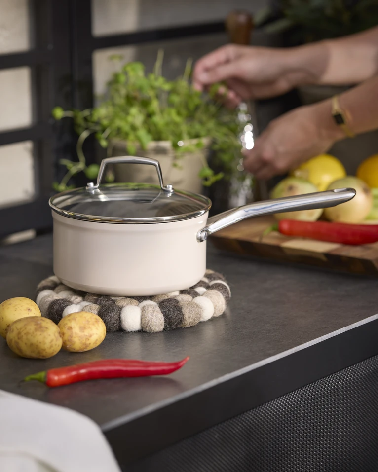 Tareq Taylor Vivian, Kastrull, 1,5 liter