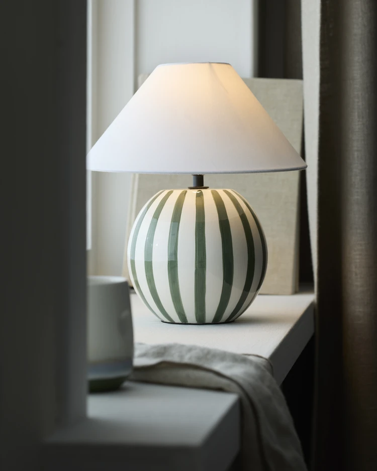 Bingo - Bordslampa, H28 Ø25 cm - inspiration