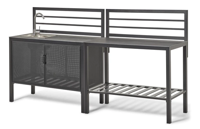 Utö, Utekök, del med ho och kran samt arbetsbänk