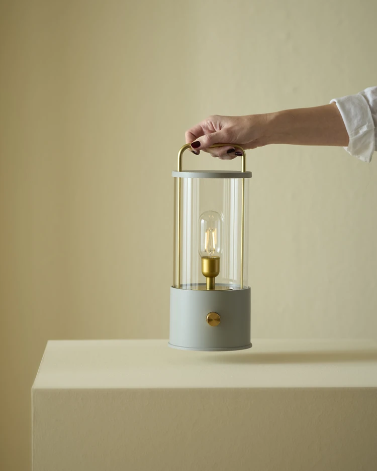 Vinga - Portabel bordslampa, H35 Ø14,5 cm - inspiration