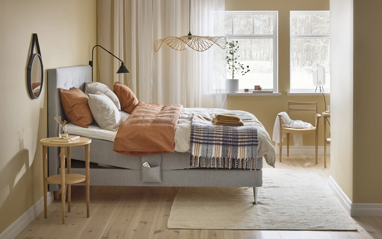 Väderö - Ställbar säng, dubbelsäng med bäddmadrass och sänggavel pikerad - inspiration