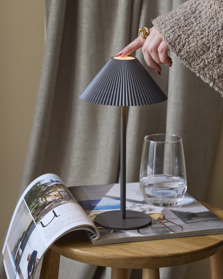 Ivy - Portabel bordslampa H28 Ø14,5 cm - inspiration