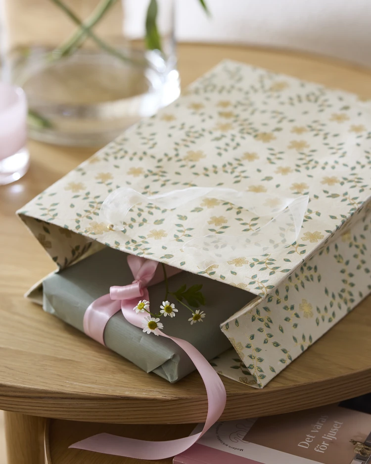 Gåva - Presentpåse, L 25 B 12 H 33 cm - inspiration