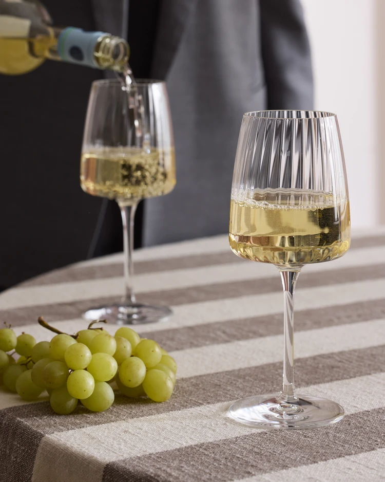 Exclusiva - Vitvinsglas 4-pack, H 20 Ø 8,1 cm, 37,4 cl - inspiration