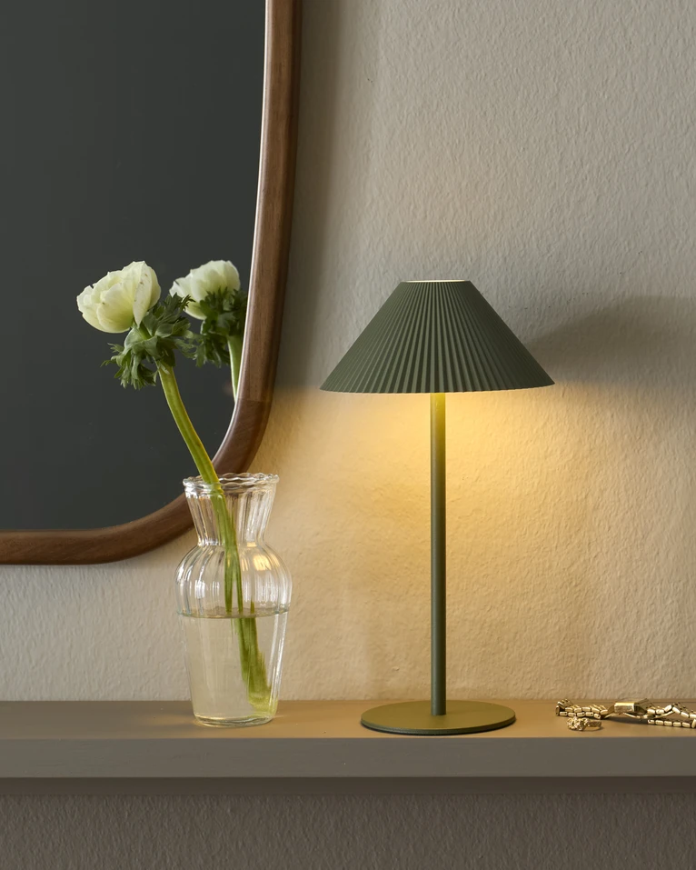 Ivy, Portabel bordslampa H28 Ø14,5 cm