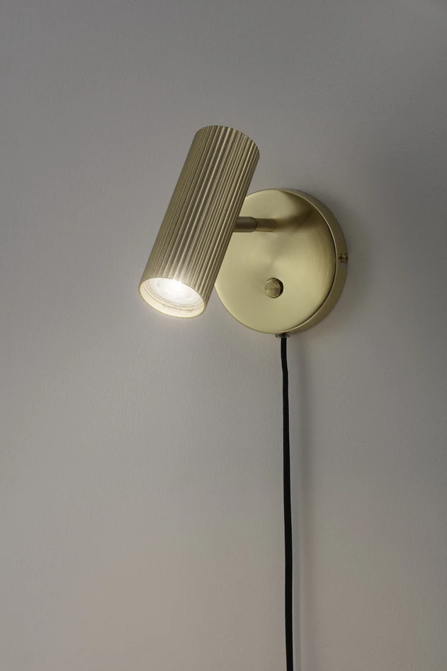Hubble - Vägglampa, B12 H15 cm - Gul