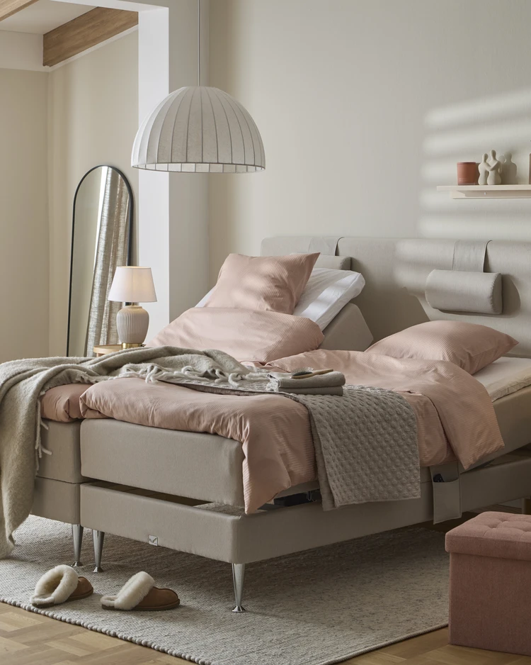 Väderö - Ställbar säng, dubbelsäng med bäddmadrass och sänggavel slät - inspiration