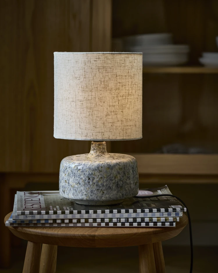 Britta - Bordslampa, H27 Ø16 cm - inspiration