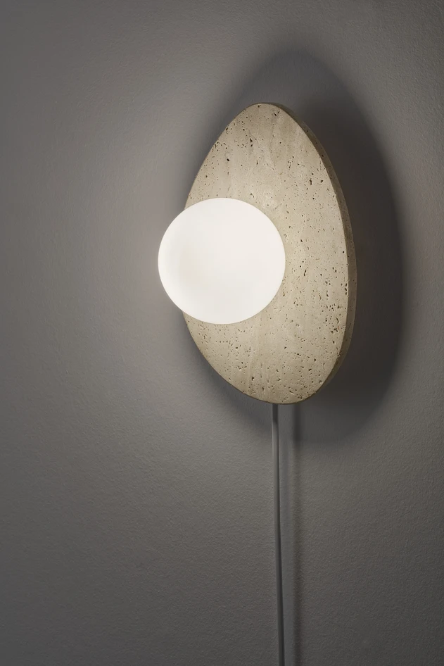 Tone - Vägglampa H24,5 B17 cm - Beige