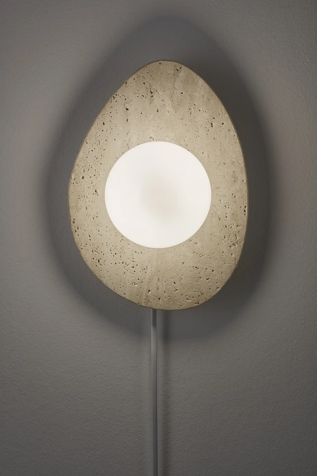 Tone - Vägglampa H24,5 B17 cm - Beige
