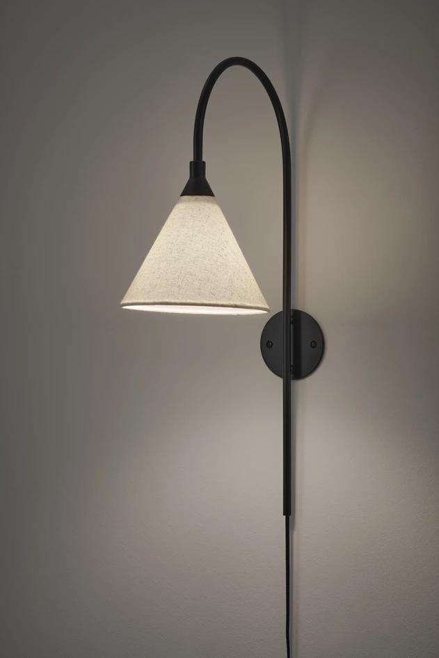 Thilda - Vägglampa L36.5 H63 cm - Svart