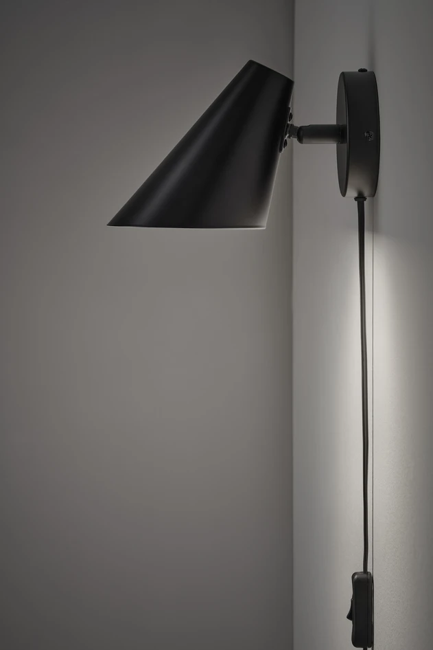 Valdemar - Vägglampa L22 B10 H13,5 cm - Svart